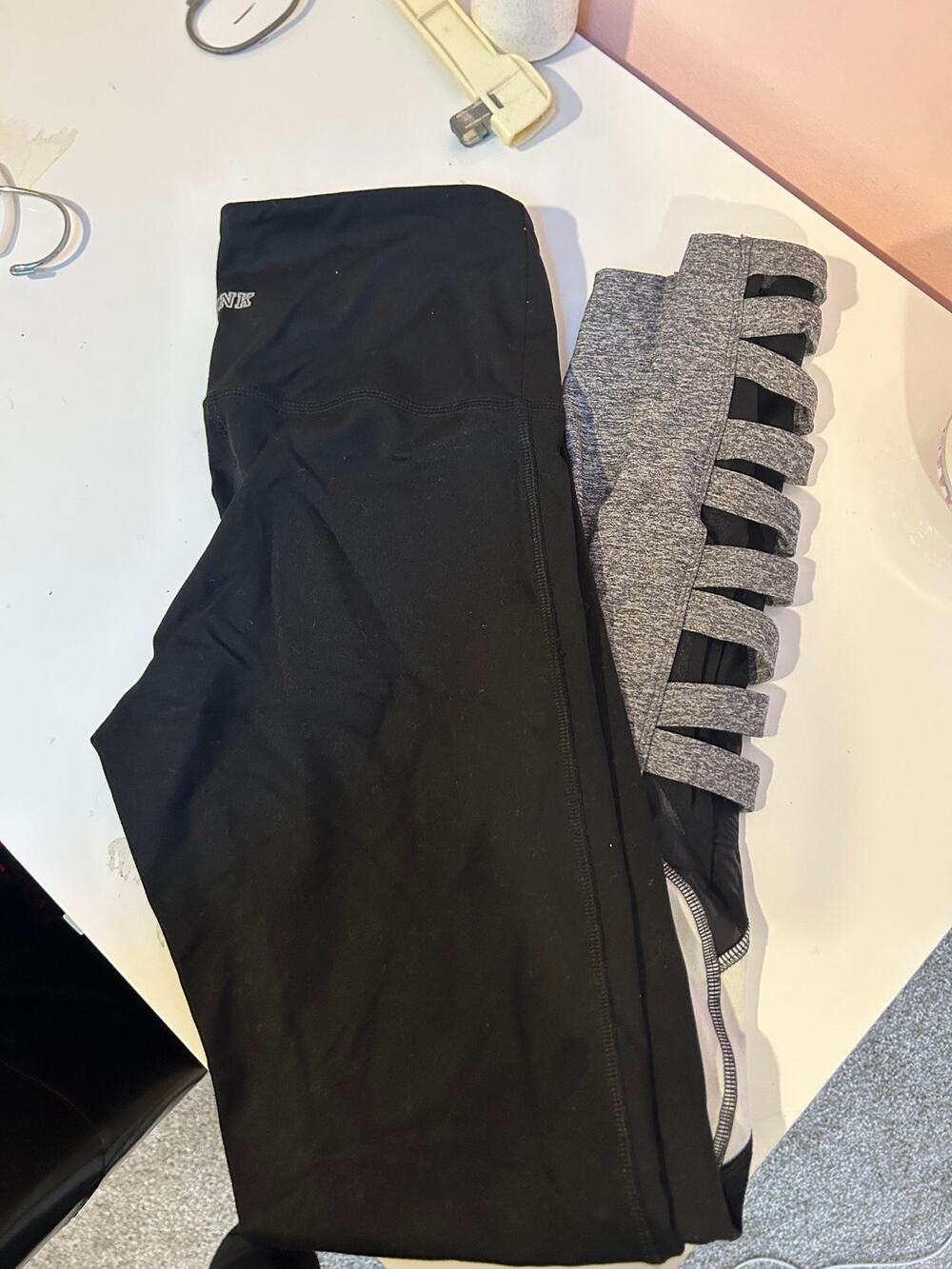 Pink Ultimate Gray Leggings *XS*
